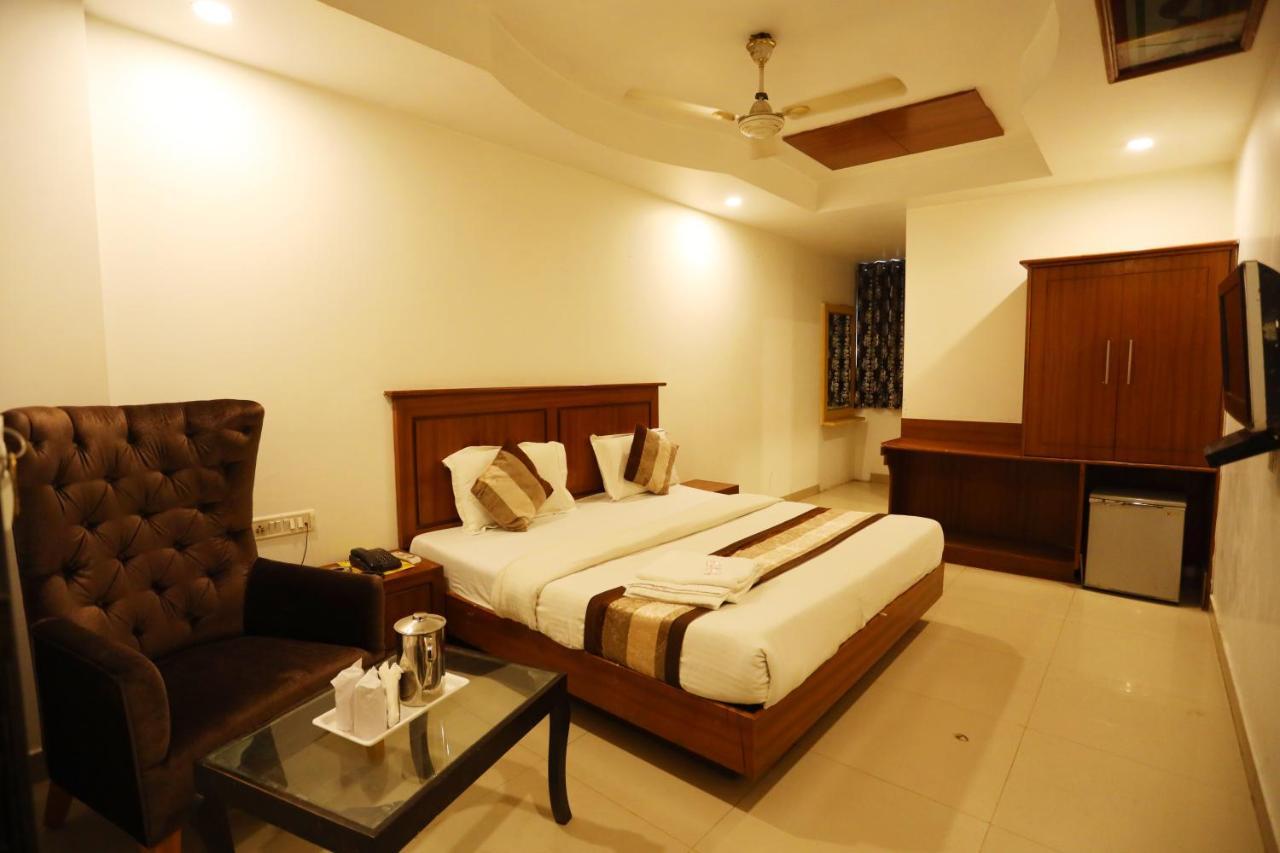 Hotel Maya 'New Delhi' Exterior foto